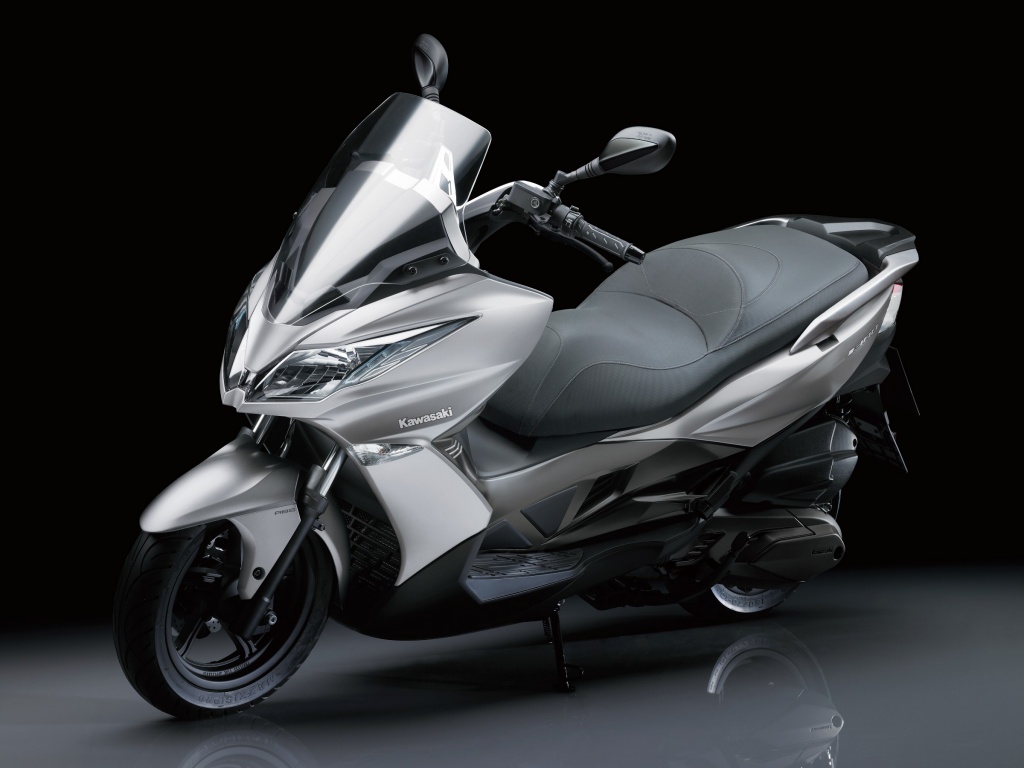 Фото скутера Kawasaki J300